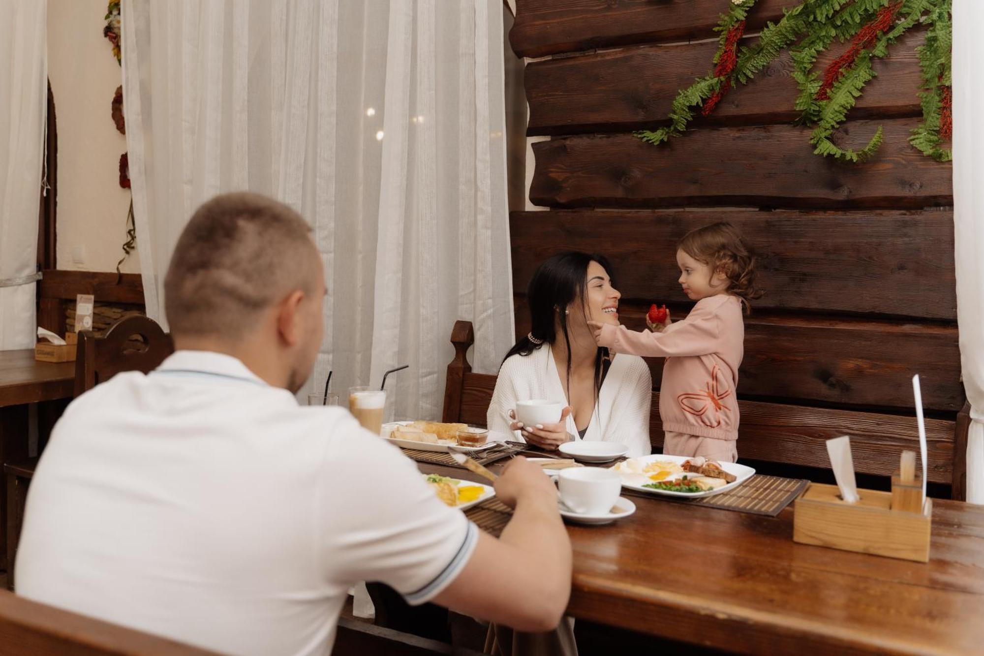 Oksamit Resort Vorochta Buitenkant foto